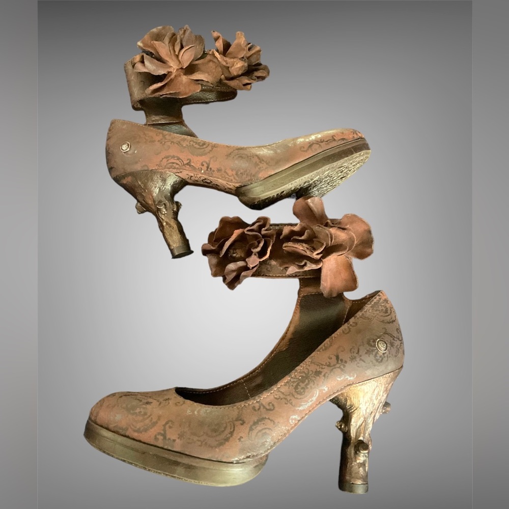 Neosens ankle strap shoes  Sz 38 (7.5)